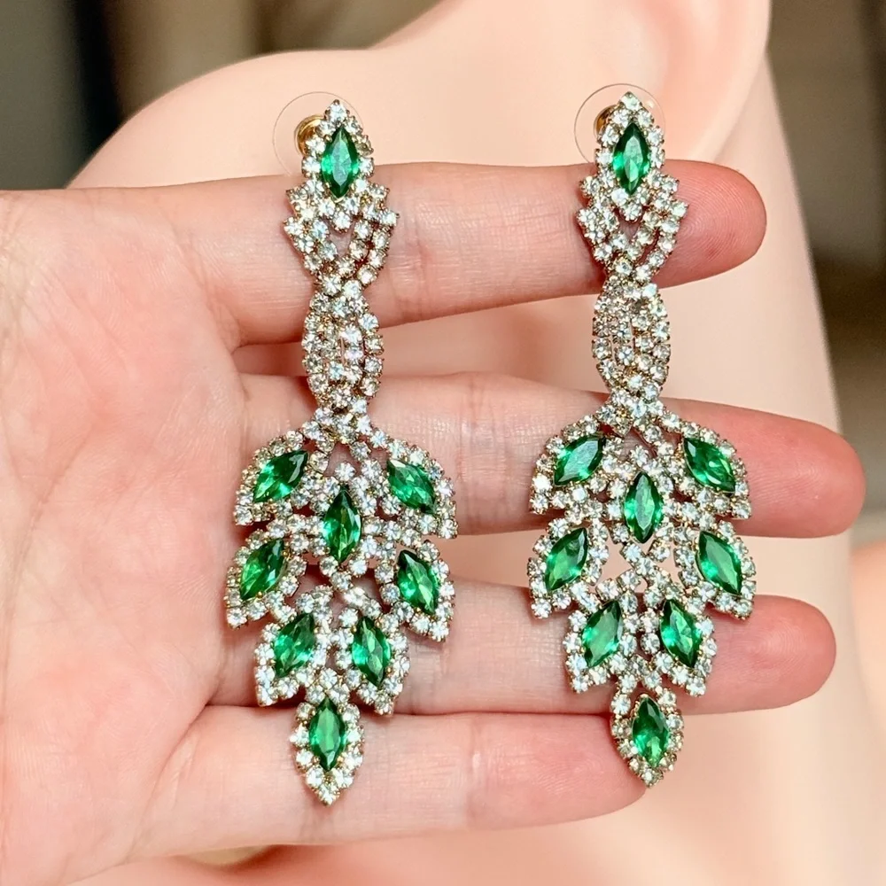 ⚜️ Elegant Classic Green and Clear Gems Drop Earrings